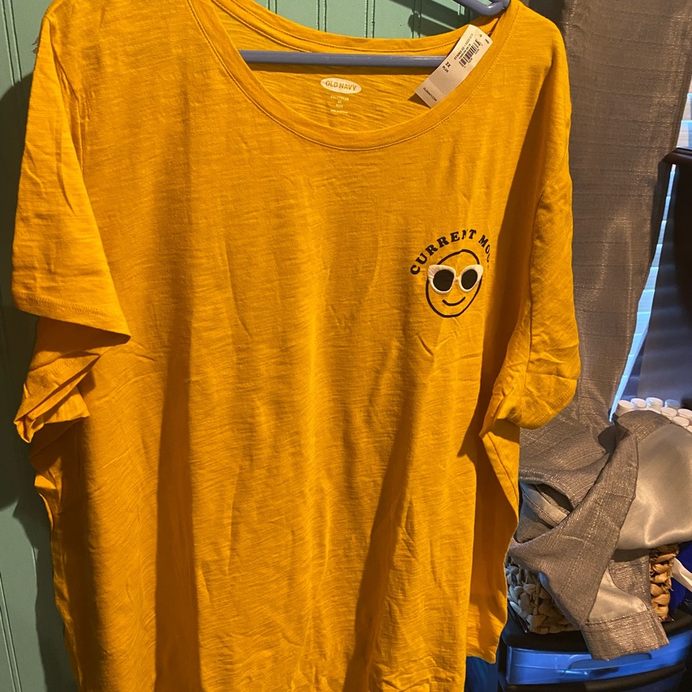 Old navy yellow graphic t shirt 3x